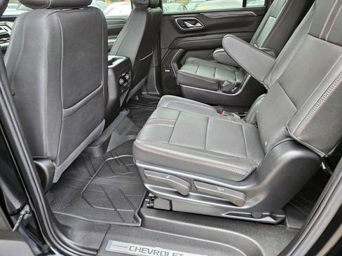 Used 2022 Chevrolet Suburban RST w/ Sport Performance Package AWD/4WD image 17
