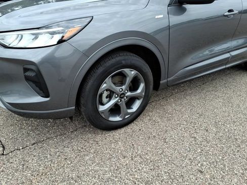 Certified 2024 Ford Escape ST-Line w/ Tech Pack #1 AWD/4WD image 4