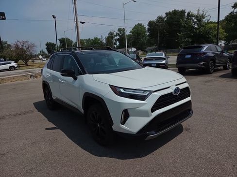 Used 2022 Toyota RAV4 XSE w/ XSE Grade Weather Package AWD/4WD image 4