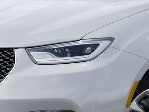 New 2026 Chrysler Pacifica Select AWD/4WD image 10
