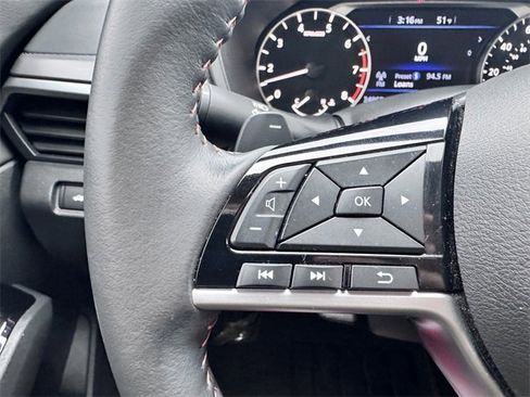 Used 2024 Nissan Altima 2.5 SR image 14