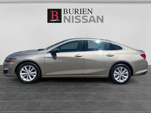Used 2023 Chevrolet Malibu LT FWD image 2