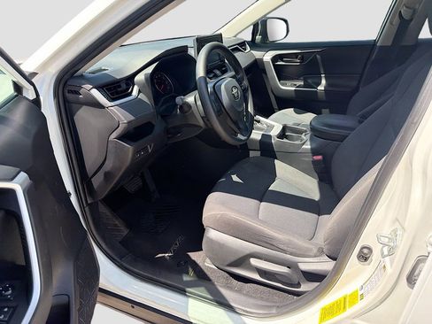 Used 2021 Toyota RAV4 LE FWD image 23