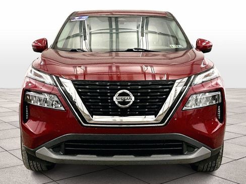 Used 2021 Nissan Rogue SV image 3