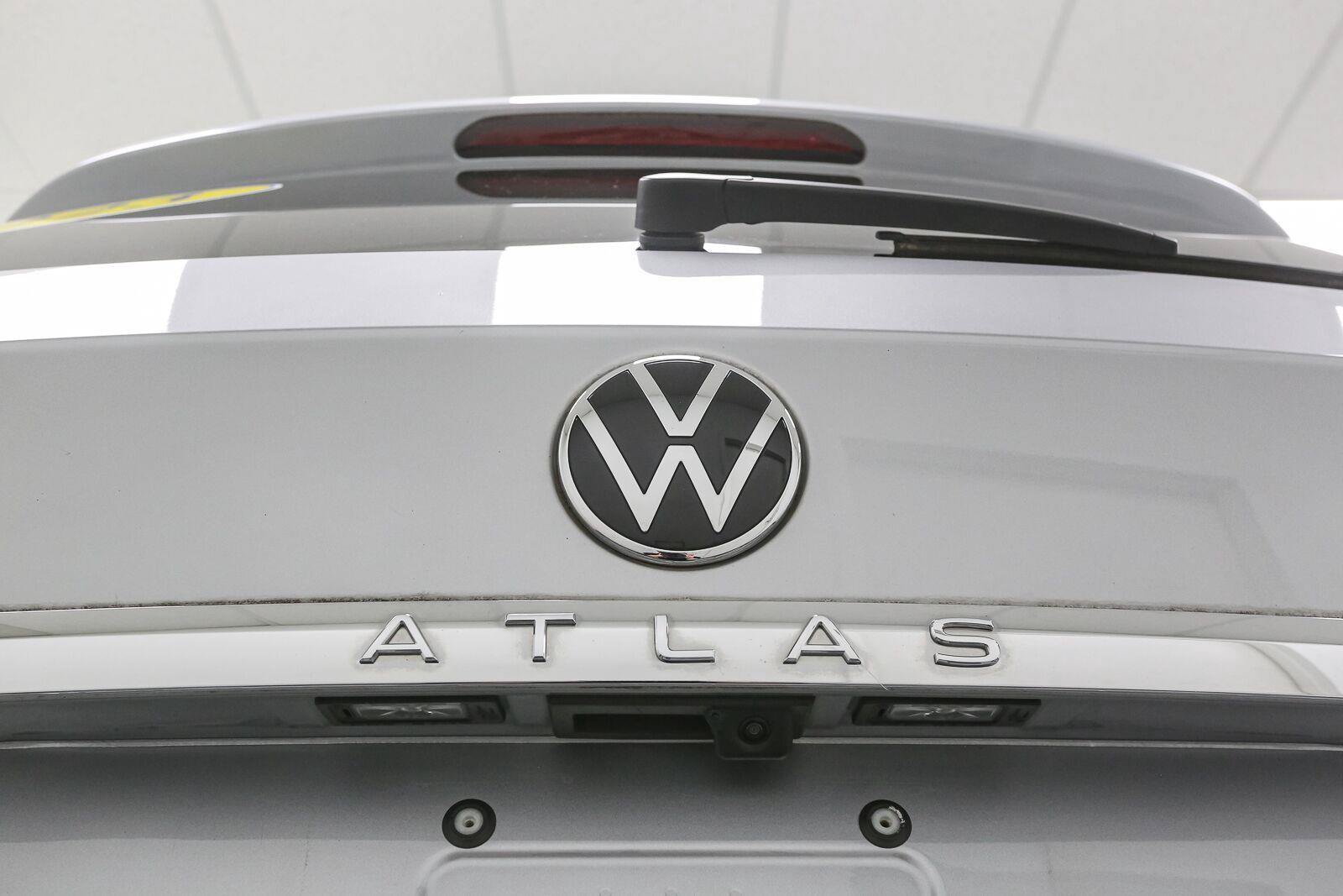 Certified 2023 Volkswagen Atlas SE w/ Panoramic Sunroof Package AWD/4WD image 14