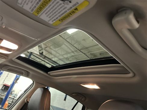 Certified 2023 Subaru Crosstrek 2.5i Limited w/ Moonroof Package image 24