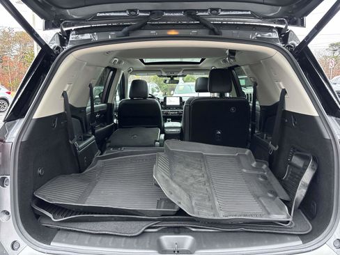 Used 2025 Nissan Pathfinder SL w/ SL Premium Package image 18