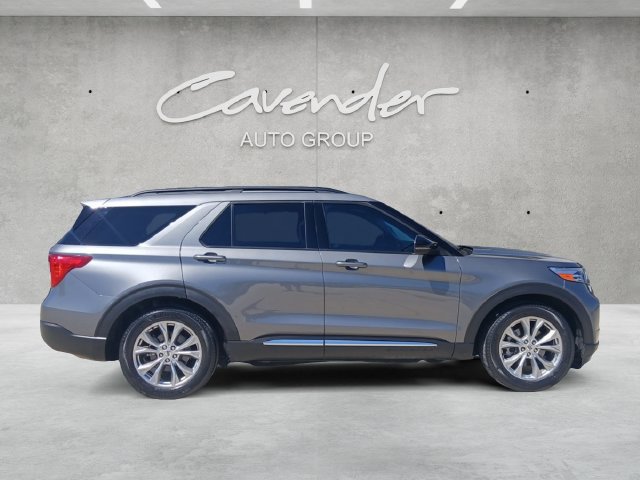 Used 2024 Ford Explorer XLT w/ Equipment Group 202A RWD image 18