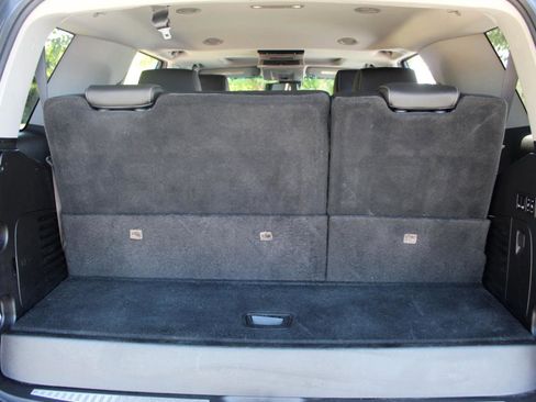 Used 2018 GMC Yukon SLT w/ Premium Edition AWD/4WD image 18