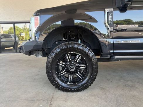 Used 2019 Ford F250 Platinum w/ Platinum Ultimate Package AWD/4WD image 30