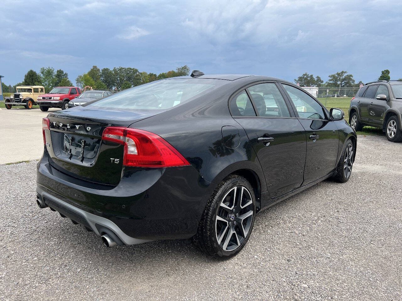 Used 2018 Volvo S60 T5 Dynamic w/ Vision Package FWD image 8