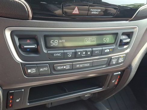 Used 2024 Honda Passport EX-L image 16