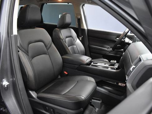 Certified 2024 Nissan Pathfinder SL w/ SL Premium Package AWD/4WD image 14