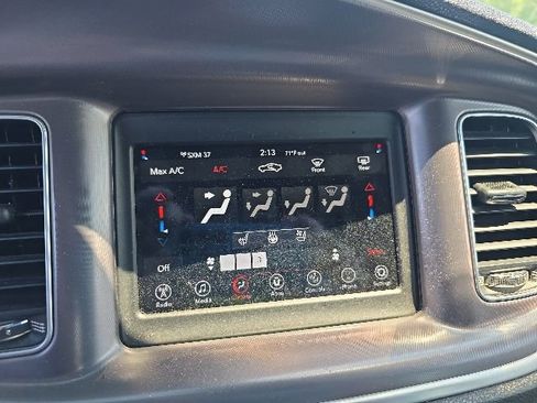 Used 2019 Dodge Charger SXT w/ Leather Interior Group RWD image 11