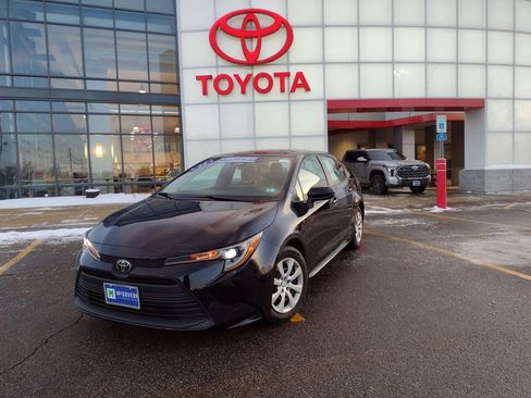 Used 2024 Toyota Corolla LE image 1