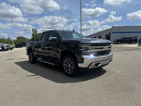 Used 2020 Chevrolet Silverado 1500 LT AWD/4WD image 9