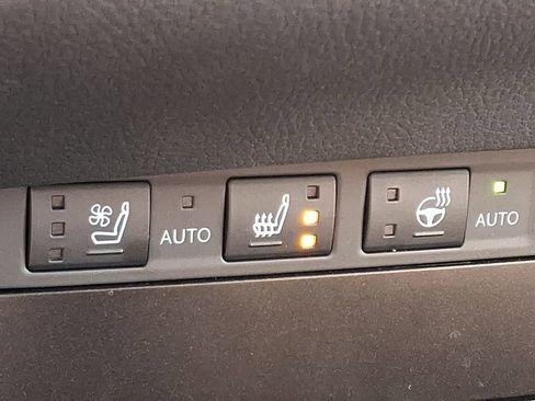 Used 2025 Lexus ES 300h w/ Premium Package FWD image 26