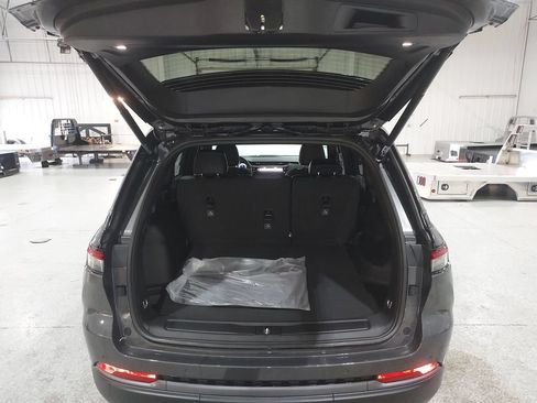 New 2026 Jeep Grand Cherokee Altitude AWD/4WD image 30