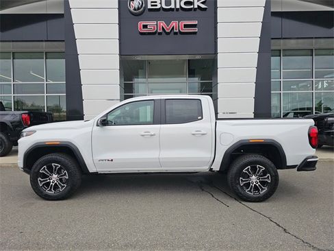 New 2025 GMC Canyon AT4 image 4