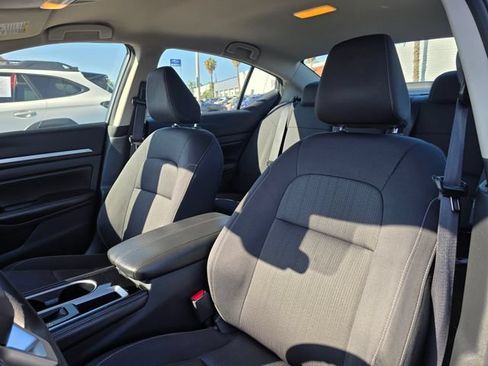 Used 2023 Nissan Altima 2.5 SV FWD image 15