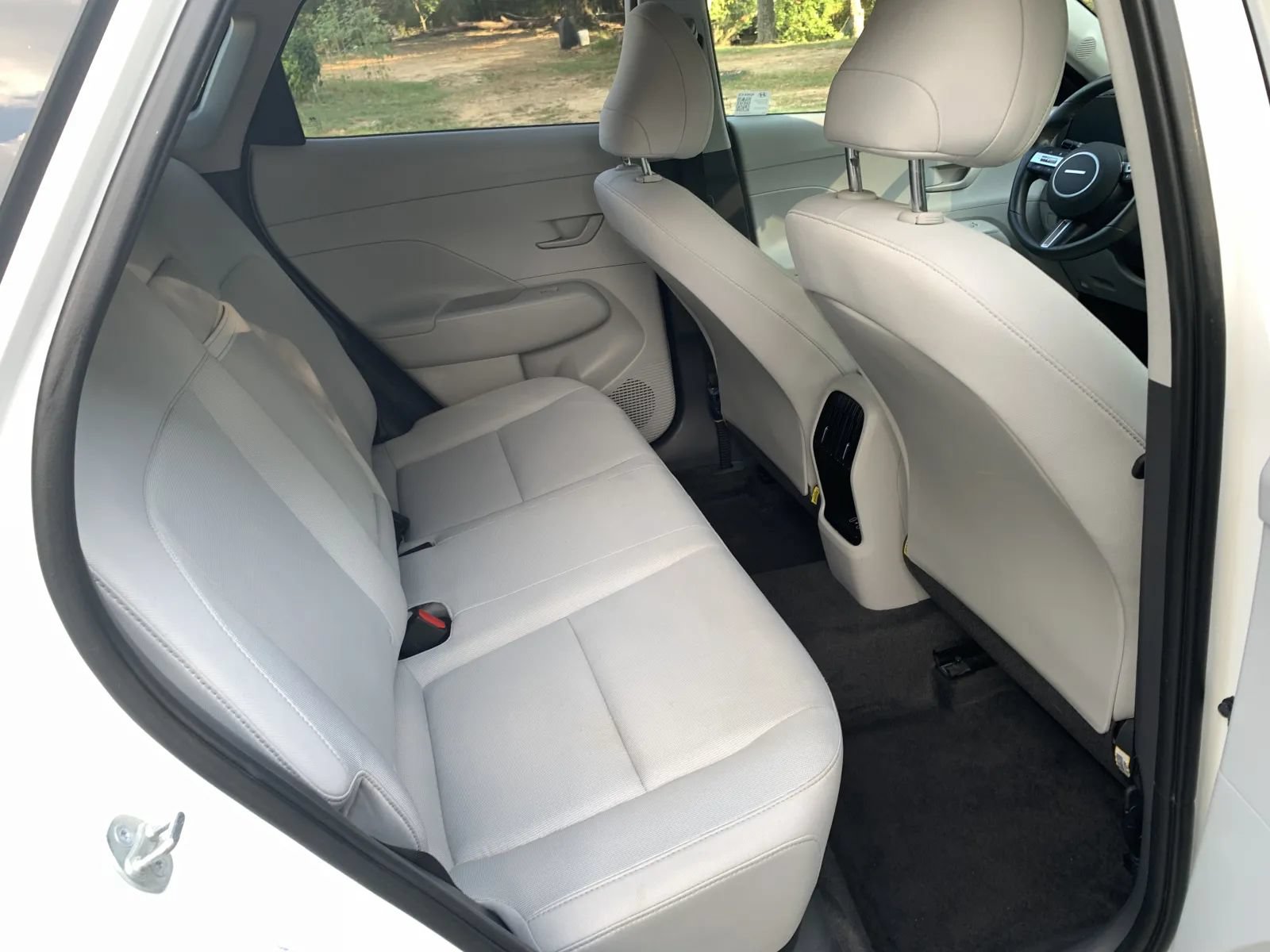 Used 2025 Hyundai Kona SEL FWD image 29