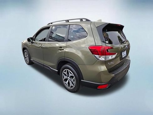 Used 2023 Subaru Forester Premium AWD/4WD image 6