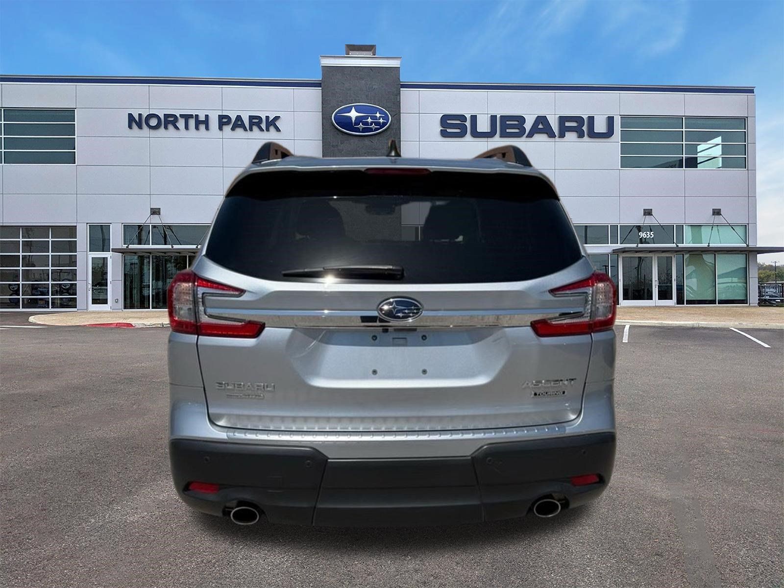 Used 2025 Subaru Ascent Touring AWD/4WD image 4