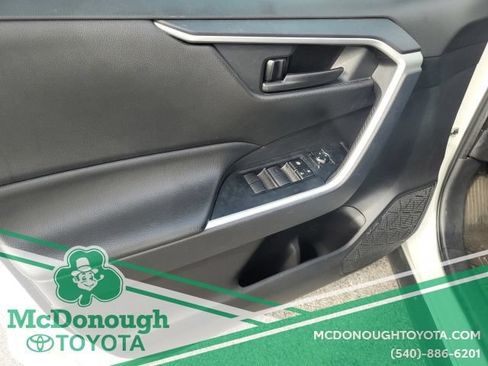 Used 2024 Toyota RAV4 LE AWD/4WD image 20
