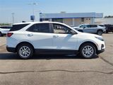 Used 2022 Chevrolet Equinox LS w/ LS Convenience Package image 2