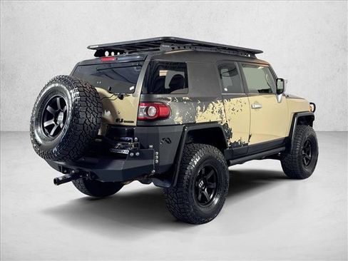 Used 2014 Toyota FJ Cruiser 4WD w/ Upgrade Package image 5
