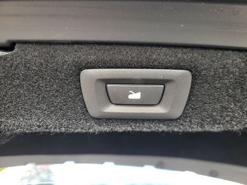 Used 2025 Lucid Air Pure image 26