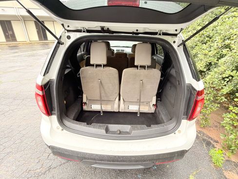 Used 2014 Ford Explorer XLT w/ Equipment Group 201A FWD image 17