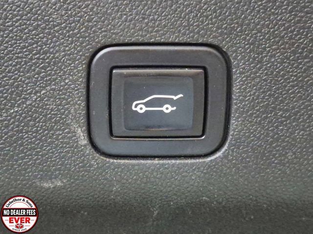 Used 2021 GMC Yukon XL Denali w/ Denali Premium Package AWD/4WD image 30
