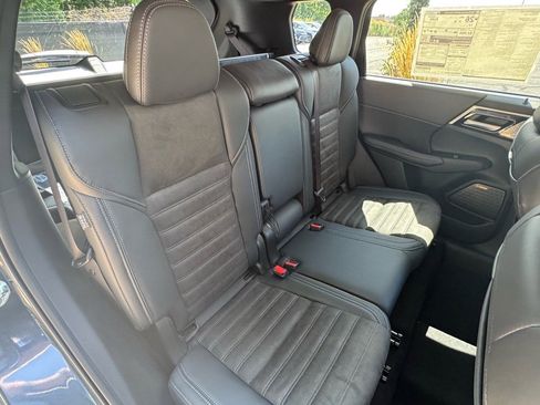 New 2025 Mitsubishi Outlander SE image 14