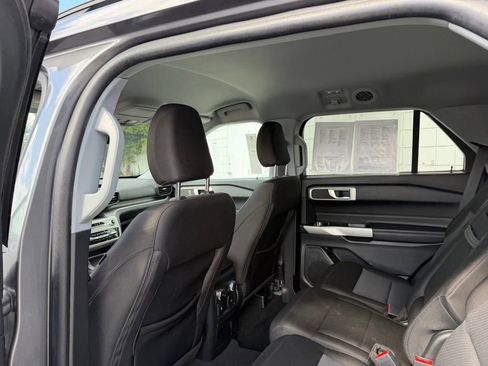 Used 2022 Ford Explorer XLT RWD image 16