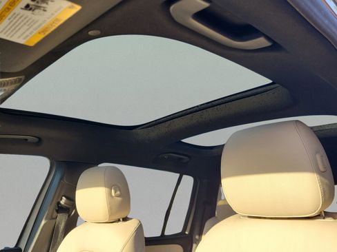 Used 2021 Mercedes-Benz GLB 250 image 36