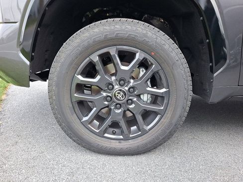 New 2026 Toyota Tundra Platinum image 4