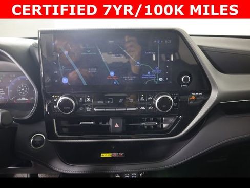 Used 2025 Toyota Highlander Platinum AWD/4WD image 25