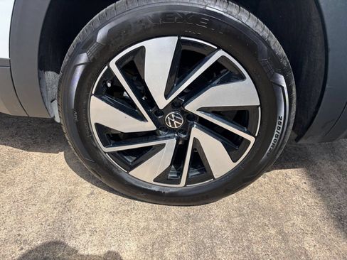 Used 2026 Volkswagen Atlas SE FWD image 34