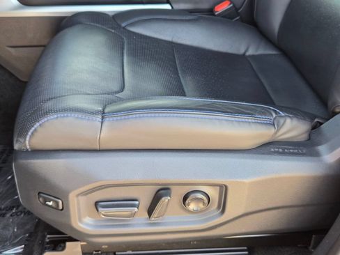 Used 2025 Toyota Sequoia Platinum AWD/4WD image 23
