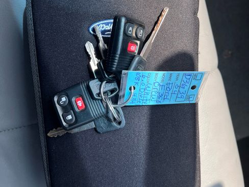 Used 2004 Ford F350 Lariat image 82