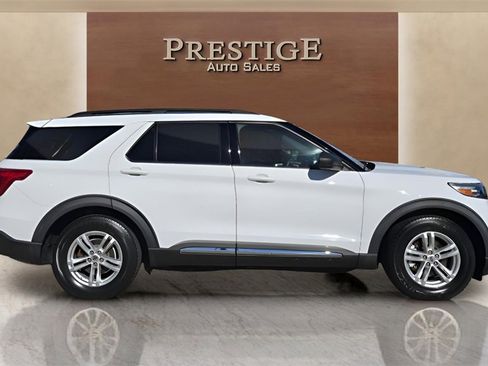 Used 2020 Ford Explorer XLT image 23