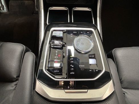 Used 2023 BMW 760i xDrive AWD/4WD image 23