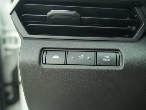 Used 2025 Nissan Altima 2.5 SV FWD image 33