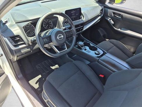 Used 2024 Nissan Rogue S AWD/4WD image 10