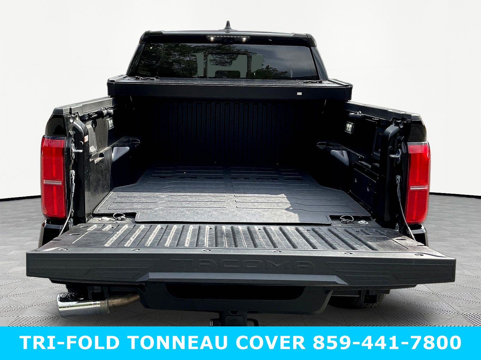 Used 2025 Toyota Tacoma Limited AWD/4WD image 7