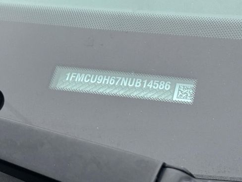 Used 2022 Ford Escape SEL image 30