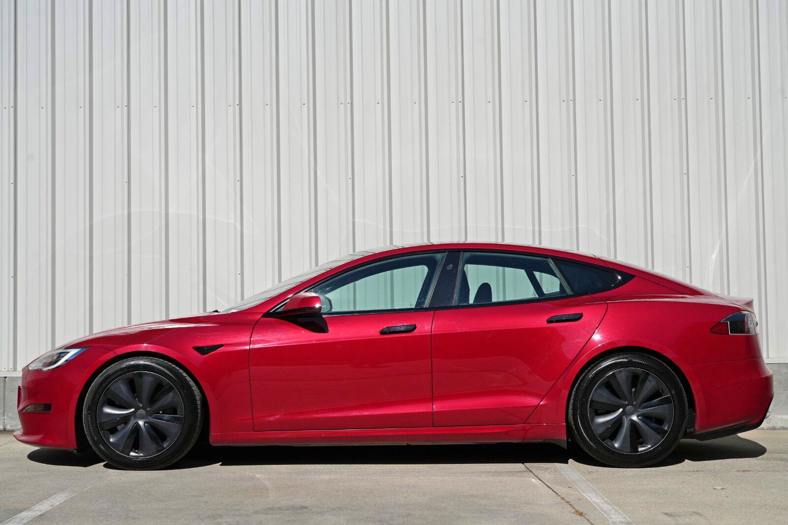 Used 2022 Tesla Model S AWD/4WD image 9