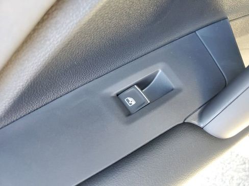 New 2026 Volkswagen Tiguan SE R-Line image 14