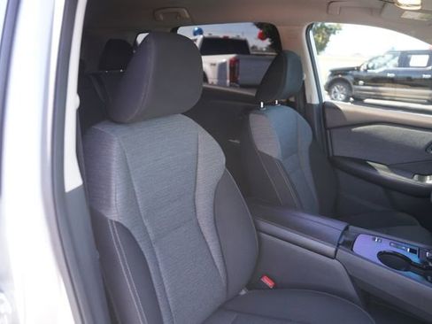 Used 2022 Nissan Rogue SV FWD image 19